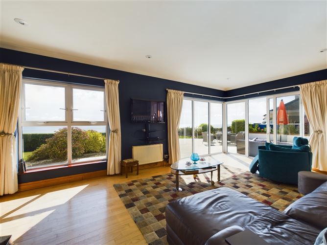 9 Carrigeenlea, Cliff Road, Tramore, Waterford