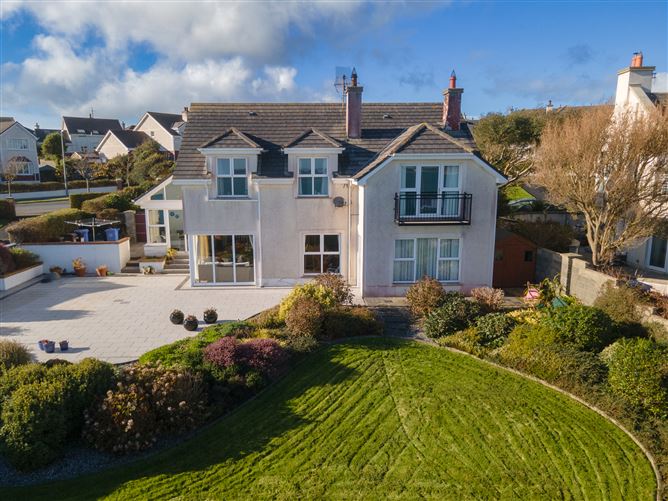 9 Carrigeenlea, Cliff Road, Tramore, Waterford