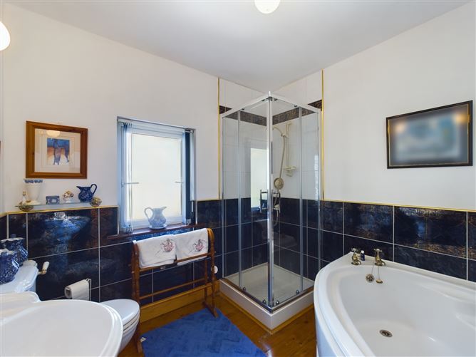 9 Carrigeenlea, Cliff Road, Tramore, Waterford
