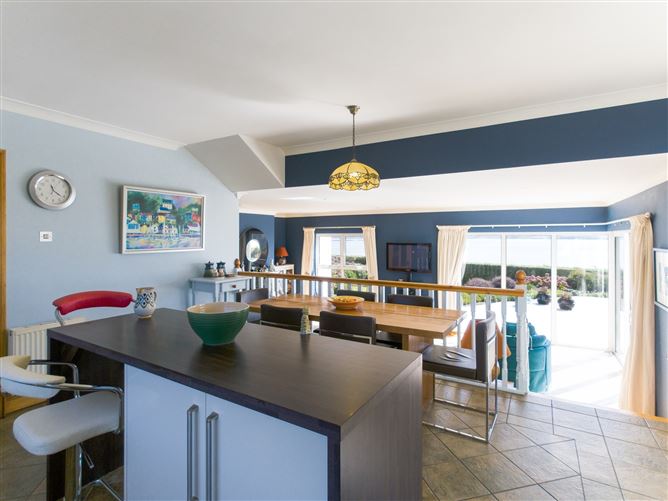 9 Carrigeenlea, Cliff Road, Tramore, Waterford