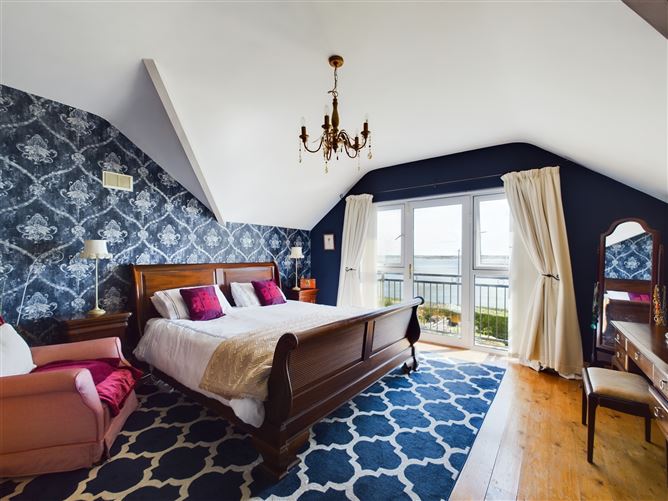 9 Carrigeenlea, Cliff Road, Tramore, Waterford