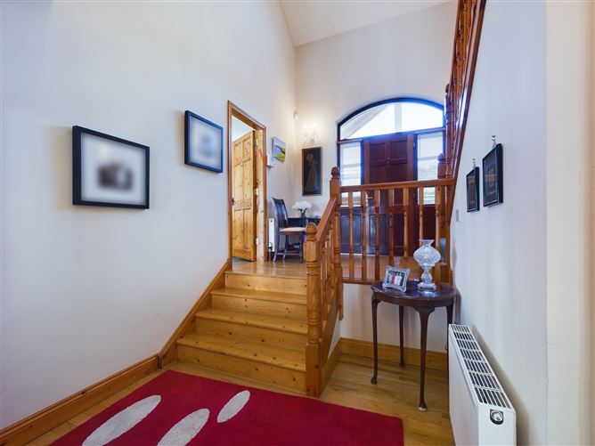 9 Carrigeenlea, Cliff Road, Tramore, Waterford