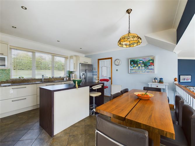 9 Carrigeenlea, Cliff Road, Tramore, Waterford
