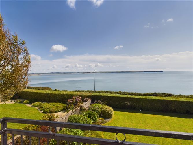 9 Carrigeenlea, Cliff Road, Tramore, Waterford