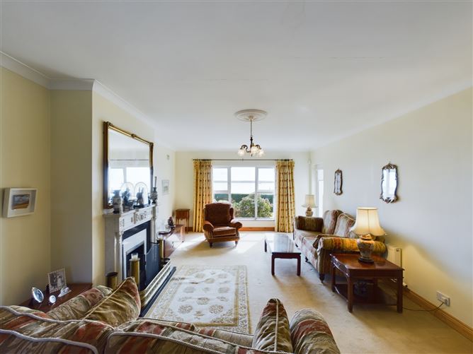 9 Carrigeenlea, Cliff Road, Tramore, Waterford