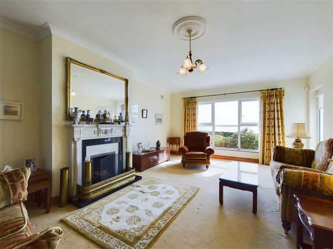 9 Carrigeenlea, Cliff Road, Tramore, Waterford