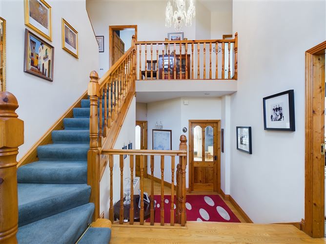 9 Carrigeenlea, Cliff Road, Tramore, Waterford