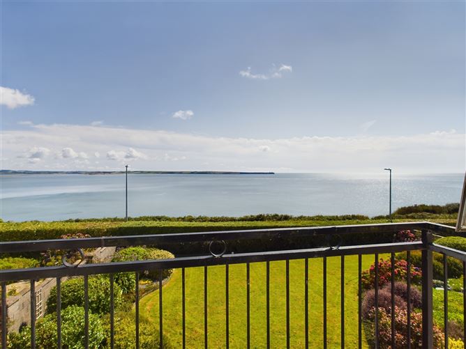 9 Carrigeenlea, Cliff Road, Tramore, Waterford