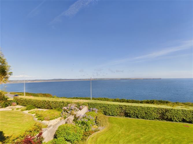9 Carrigeenlea, Cliff Road, Tramore, Waterford