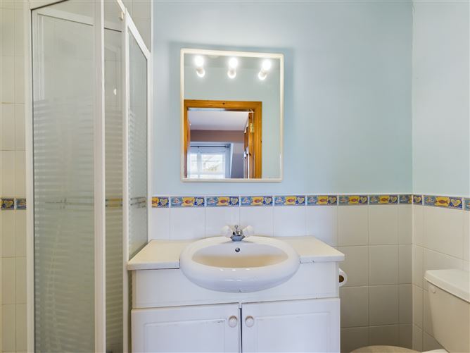9 Carrigeenlea, Cliff Road, Tramore, Waterford