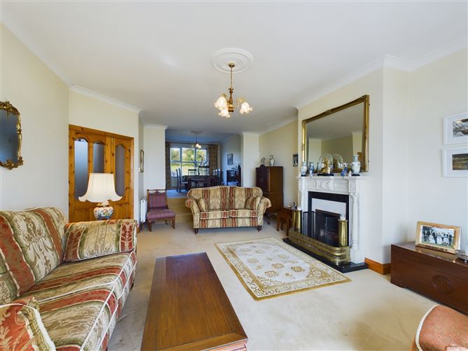 9 Carrigeenlea, Cliff Road, Tramore, Waterford