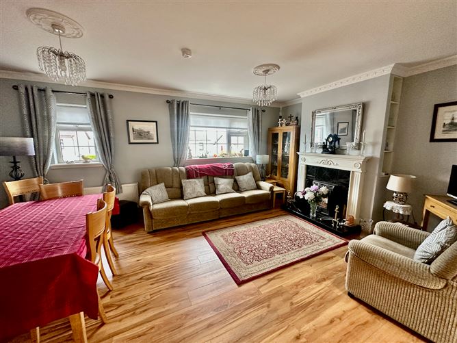 15 Hillcourt Drive, Cobh, Cobh, Cork