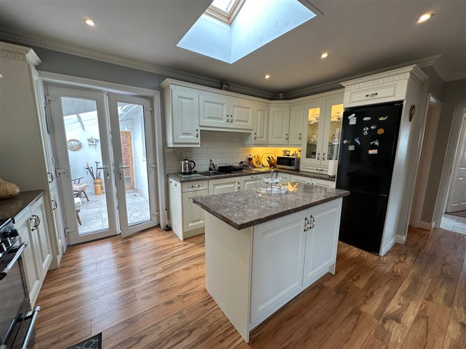 15 Hillcourt Drive, Cobh, Cobh, Cork