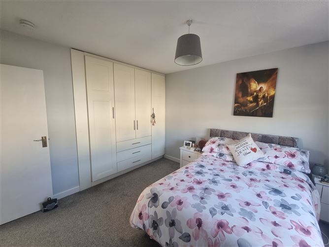 30 Templeroan Grove, Rathfarnham, Dublin 16