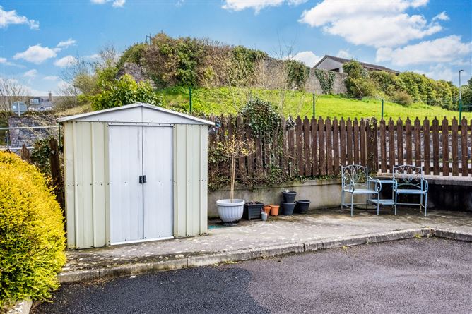 12 An Sruthan, Cross Street, Loughrea
