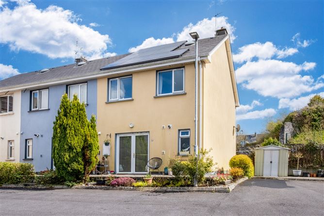 12 An Sruthan, Cross Street, Loughrea
