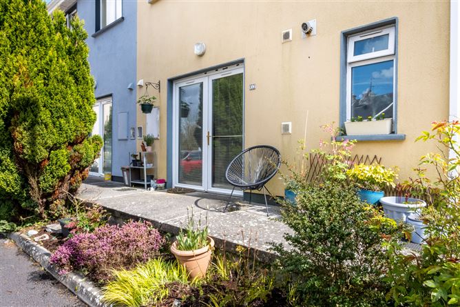 12 An Sruthan, Cross Street, Loughrea