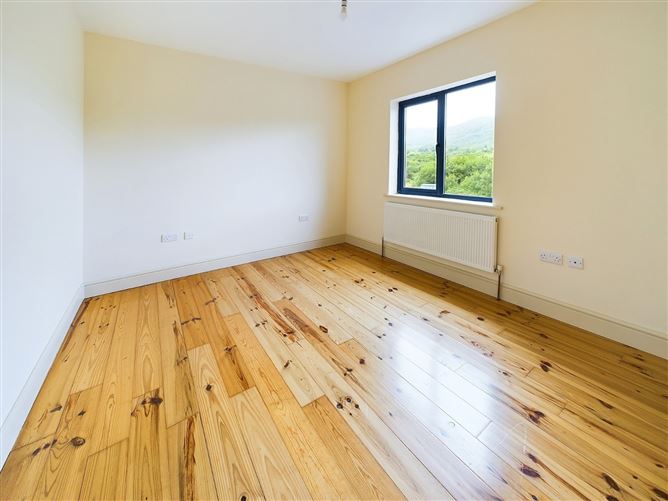 3 Lub Na HAbhann, Castlecove, Co. Kerry