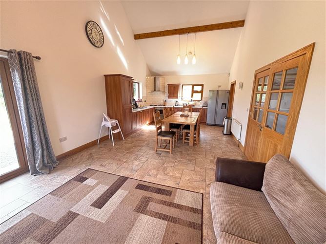 https://photos-a.propertyimages.ie/media/3/8/3/4947383/c4518ed5-f1a8-456f-a717-1de09d197399_l.png