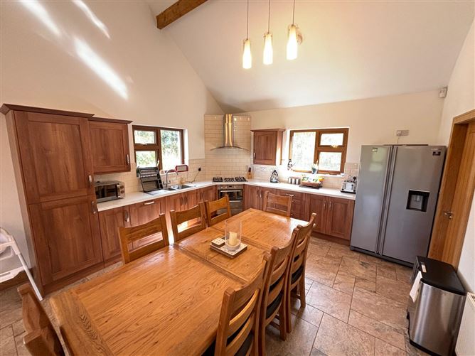 https://photos-a.propertyimages.ie/media/3/8/3/4947383/c4518ed5-f1a8-456f-a717-1de09d197399_l.png