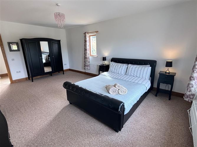 https://photos-a.propertyimages.ie/media/3/8/3/4947383/c4518ed5-f1a8-456f-a717-1de09d197399_l.png
