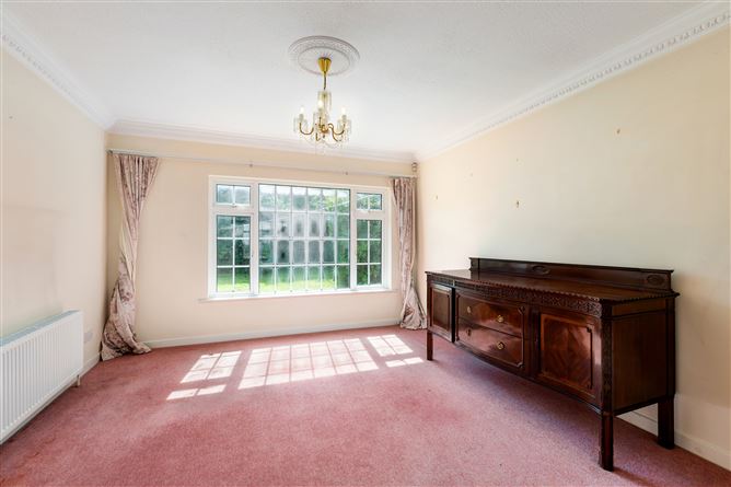 https://photos-a.propertyimages.ie/media/3/8/3/4966383/823cc474-54dc-46f6-9c60-e2d9a0e8f812_l.jpg