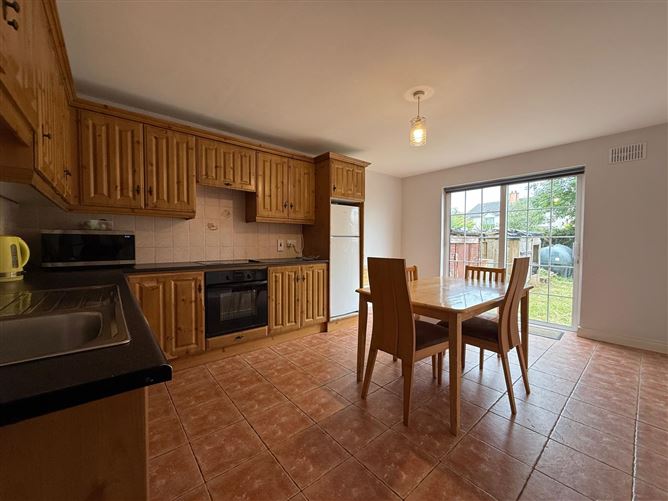 6 Castle Court, Ballaghaderreen, Co. Roscommon