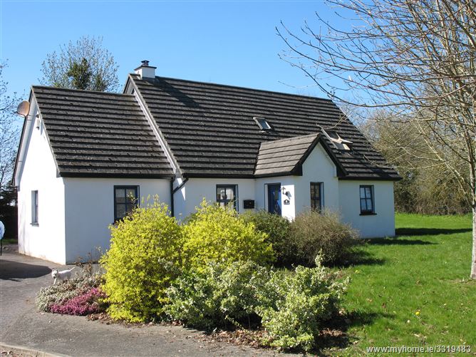 main photo for 5 Castlecourt, Terryglass, Co. Tipperary
