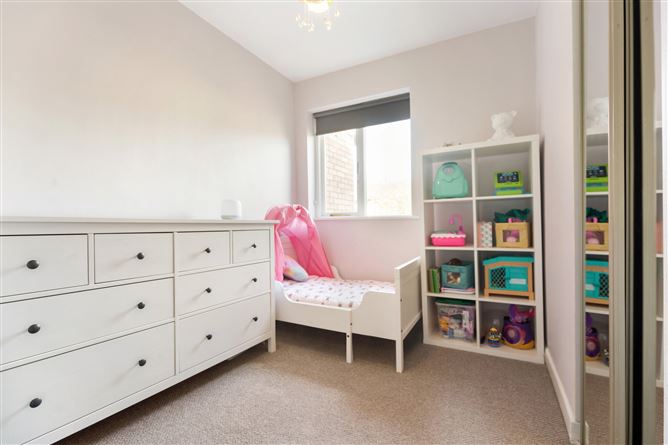 56 Lansdowne Village, Sandymount, Dublin 4