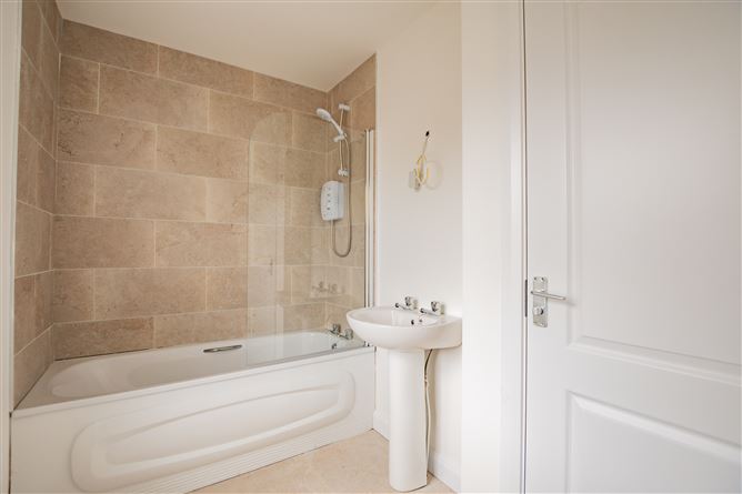 Photo 31 of 35 — 2 Bed End Terrace , White Linen Avenue, Longford Town, Co. Longford, Longford, Longford