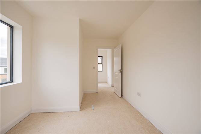 Photo 28 of 35 — 2 Bed End Terrace , White Linen Avenue, Longford Town, Co. Longford, Longford, Longford