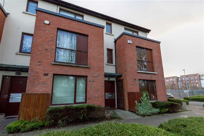 76 Castlegate Grove, Lucan, County Dublin