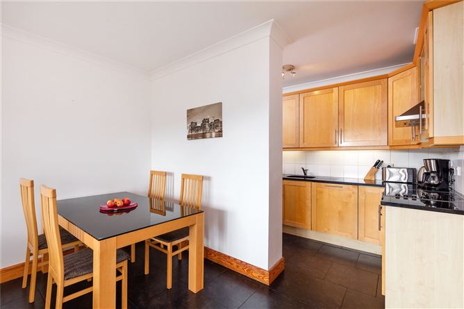 Apt, 23 Glaslynn, Howth Road, Clontarf, Dublin 3