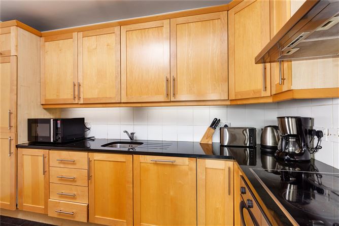 Apt, 23 Glaslynn, Howth Road, Clontarf, Dublin 3