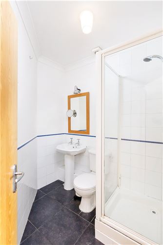 Apt, 23 Glaslynn, Howth Road, Clontarf, Dublin 3