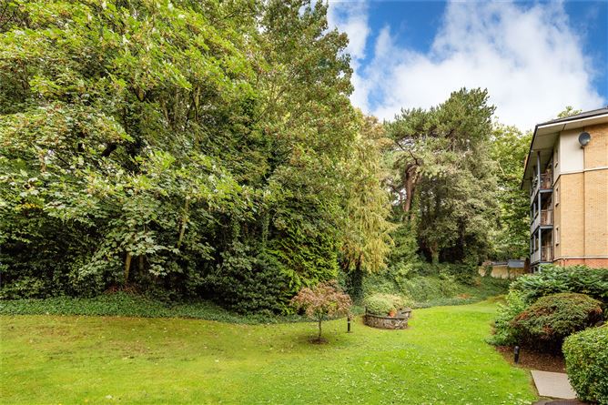 Apt, 23 Glaslynn, Howth Road, Clontarf, Dublin 3