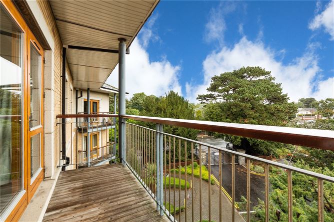 Apt, 23 Glaslynn, Howth Road, Clontarf, Dublin 3