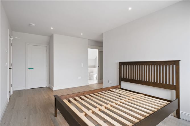 12 Rockville Avenue, Glenamuck Road, Carrickmines, Dublin 18