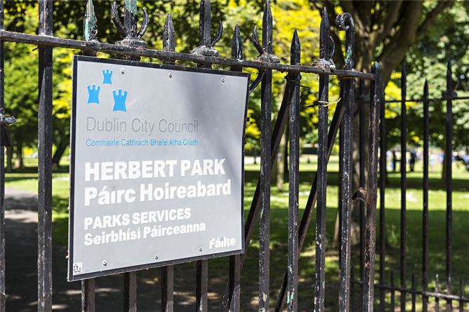 17 Herbert Park, Ballsbridge, Dublin 4