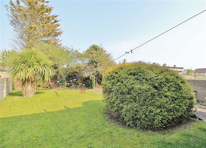 15a Brookwood Crescent, Artane, Dublin 5