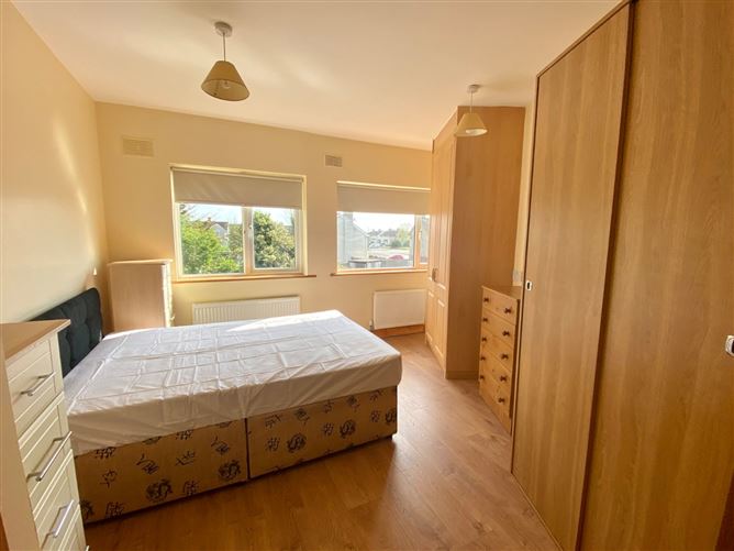 15a Brookwood Crescent, Artane, Dublin 5