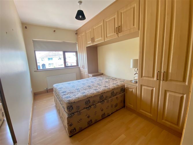 15a Brookwood Crescent, Artane, Dublin 5