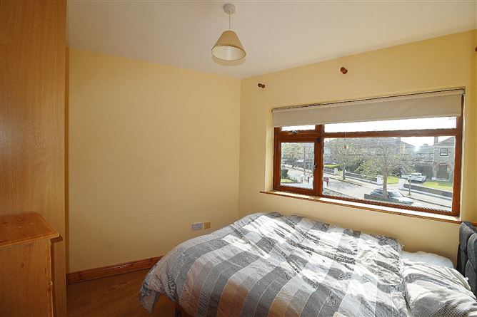 15a Brookwood Crescent, Artane, Dublin 5