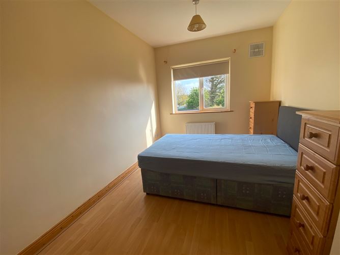 15a Brookwood Crescent, Artane, Dublin 5