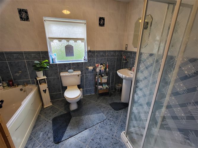 14 Sliabh View, Mohill, Leitrim