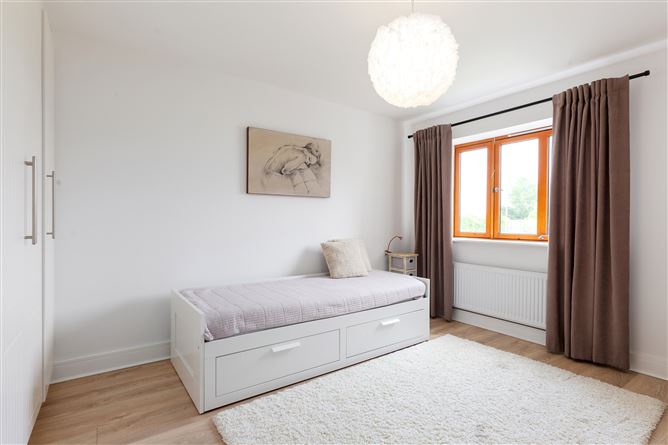 9 Belarmine Heath , Stepaside, Dublin 18