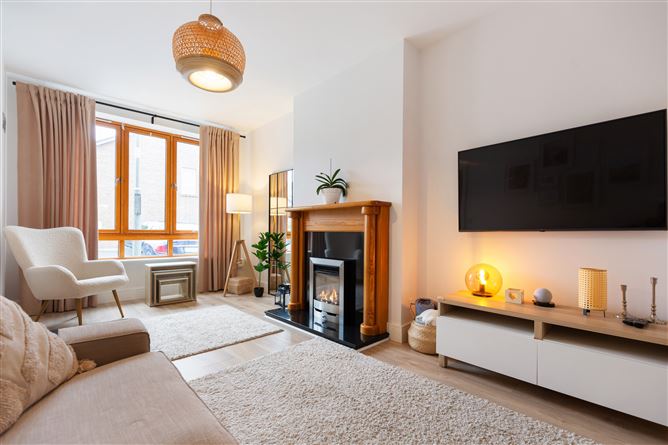 9 Belarmine Heath , Stepaside, Dublin 18