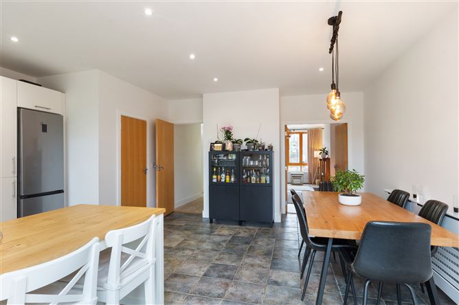 9 Belarmine Heath , Stepaside, Dublin 18