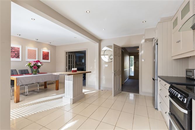 16 Glencairn Green, The Gallops, Leopardstown, Dublin 18