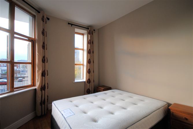 35 The Pine, Winter Garden, Pearse Street, South City Centre, Dublin 2